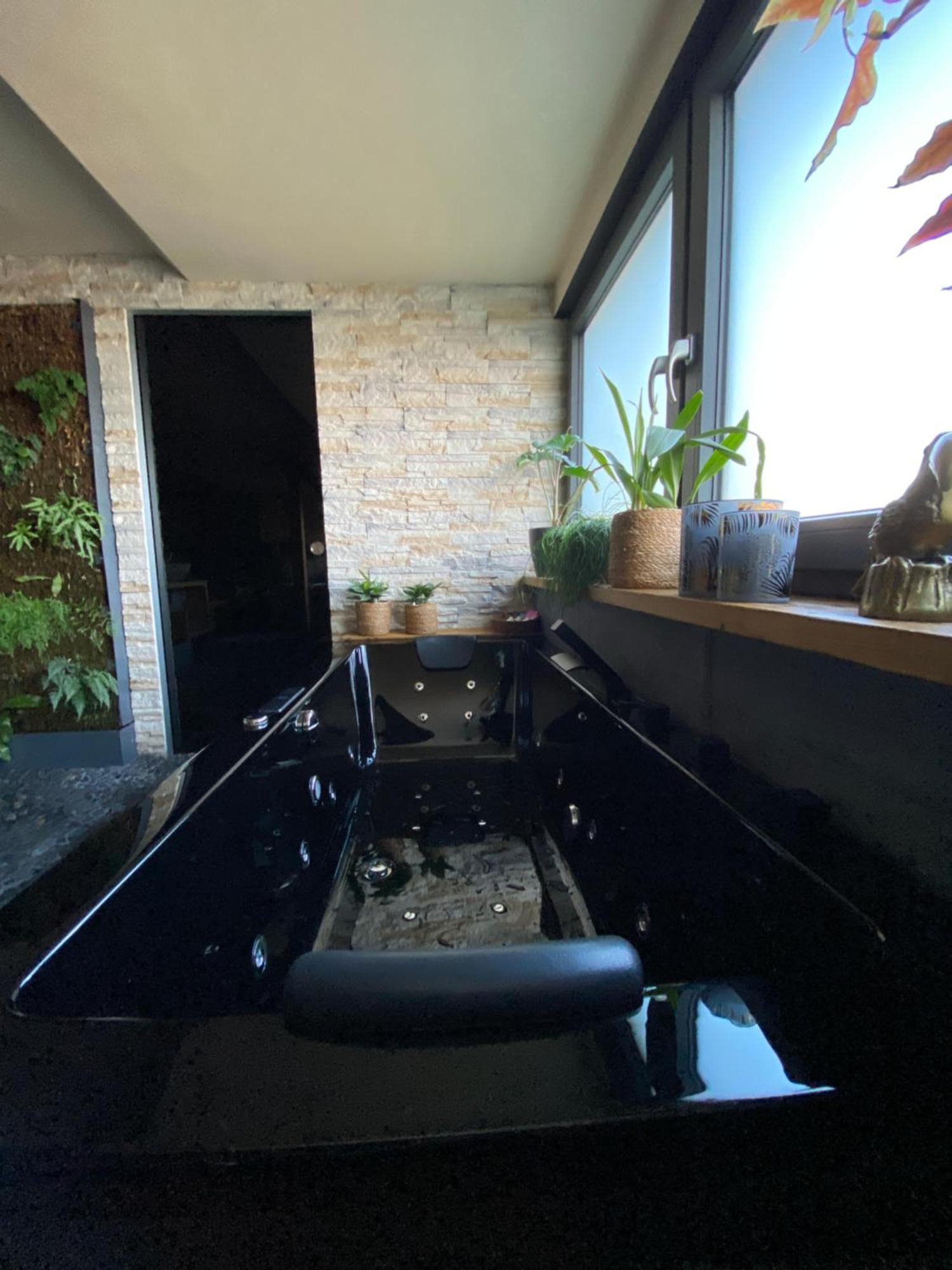 Private Wellness Suiten Mit Whirlpool إسن المظهر الخارجي الصورة